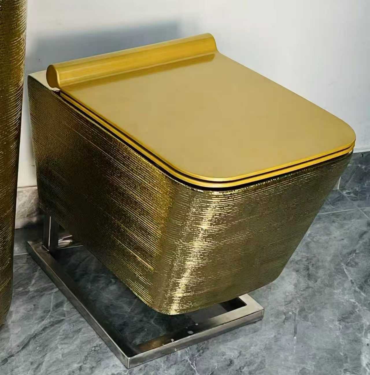 EIL Luxury Gold Electroplated Wall-Hung Water Closet
